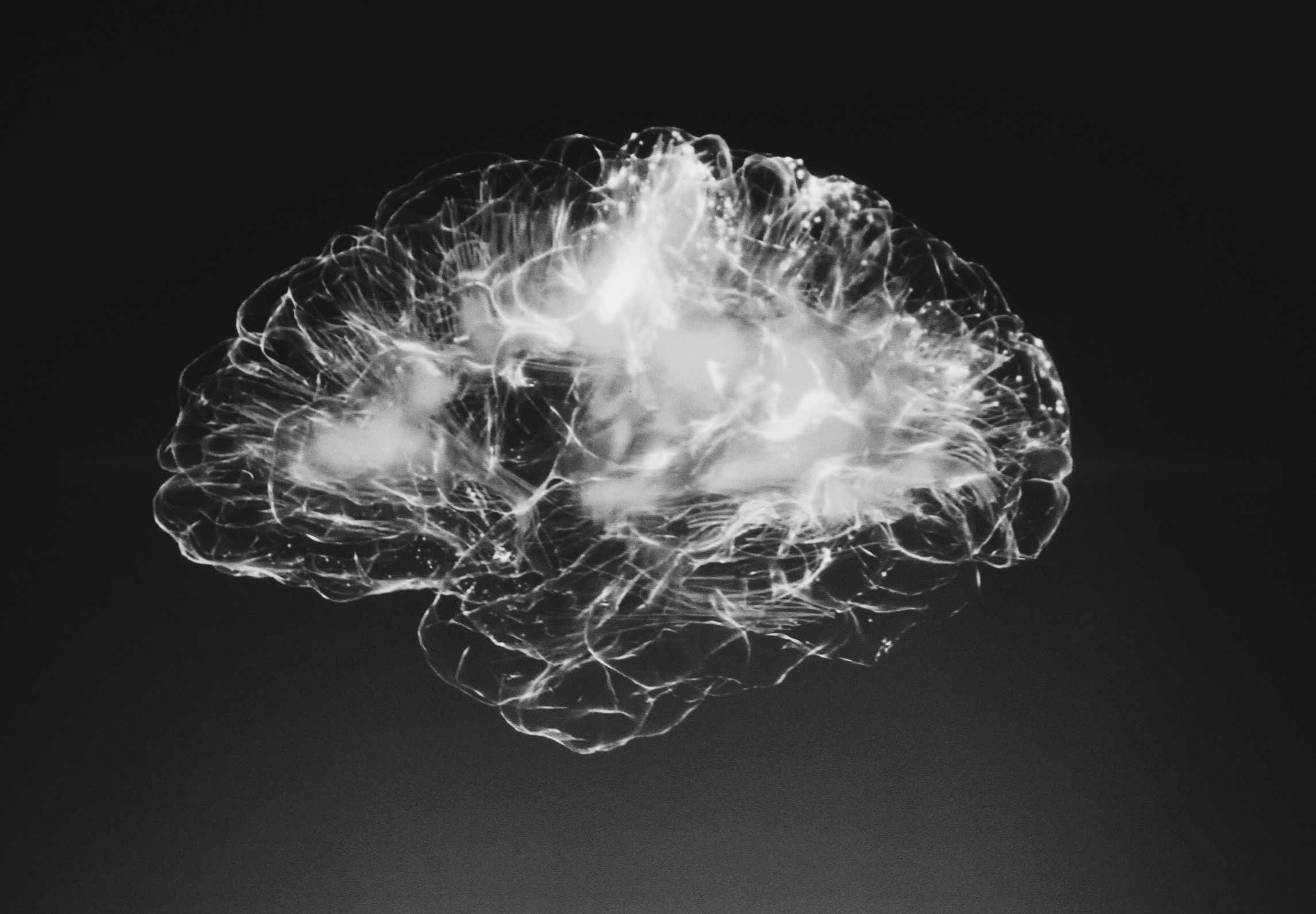 Wat is het therapeutische mechanisme achter diepe hersenstimulatie?
