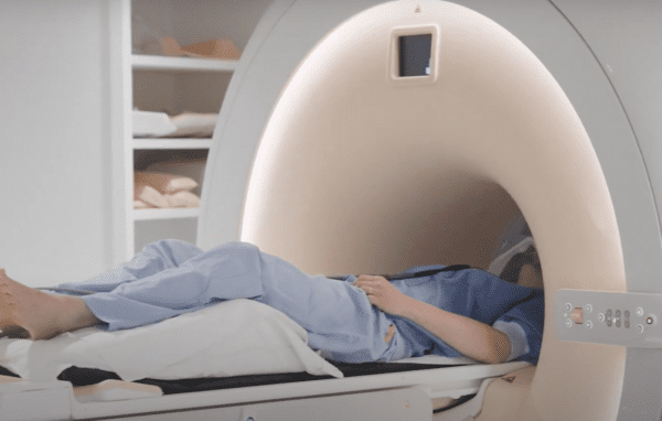 Eerste klinisch gecertificeerde 7 Tesla MRI-scanner in het Spinoza Centrum